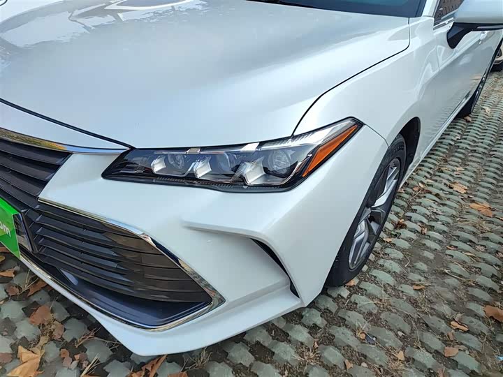 Фото 24 - Toyota Avalon