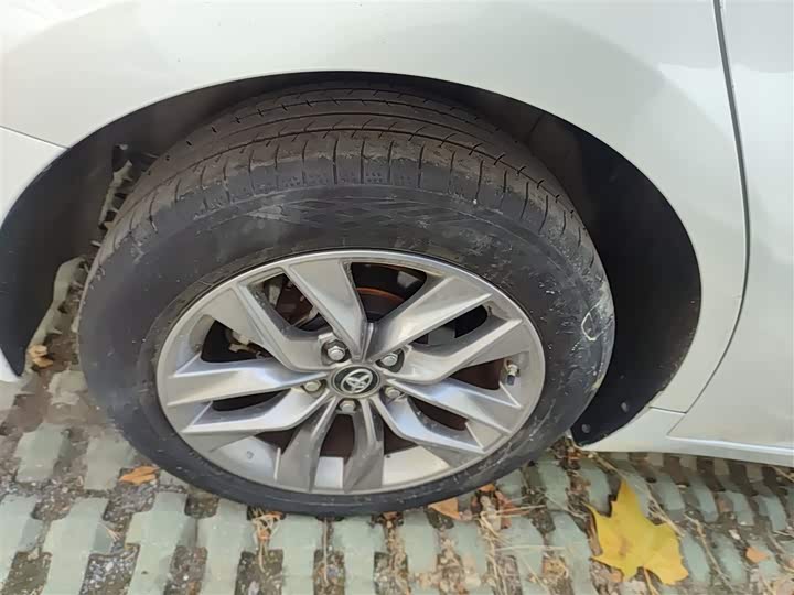 Фото 26 - Toyota Avalon