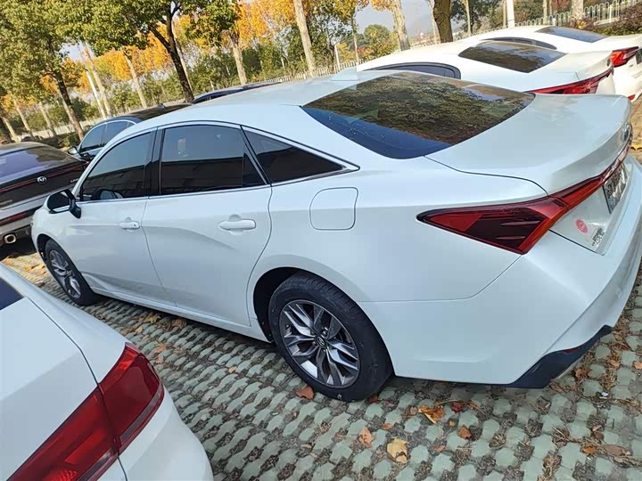 Фото 5 - Toyota Avalon