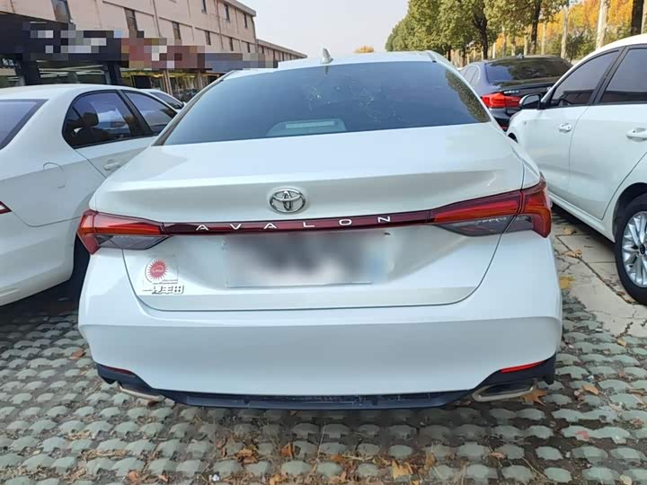 Фото 6 - Toyota Avalon