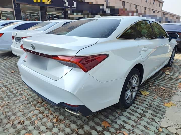 Фото 7 - Toyota Avalon