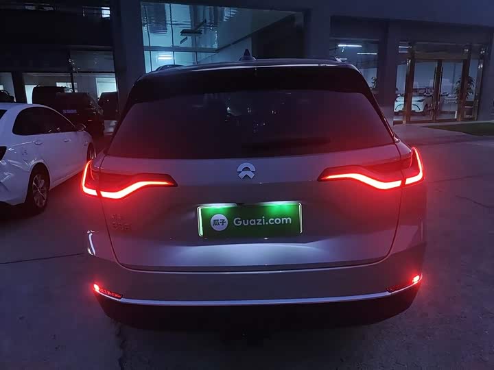 Фото 6 - Nio ES8