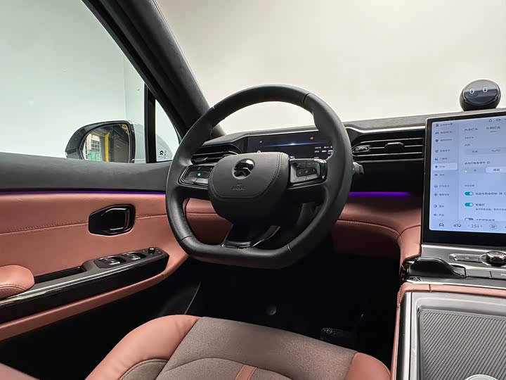 Фото 10 - Nio EC6