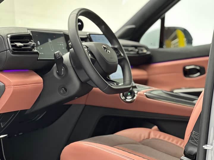 Фото 13 - Nio EC6