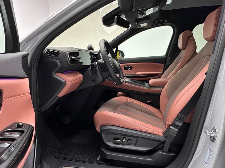 Фото 7 - Nio EC6