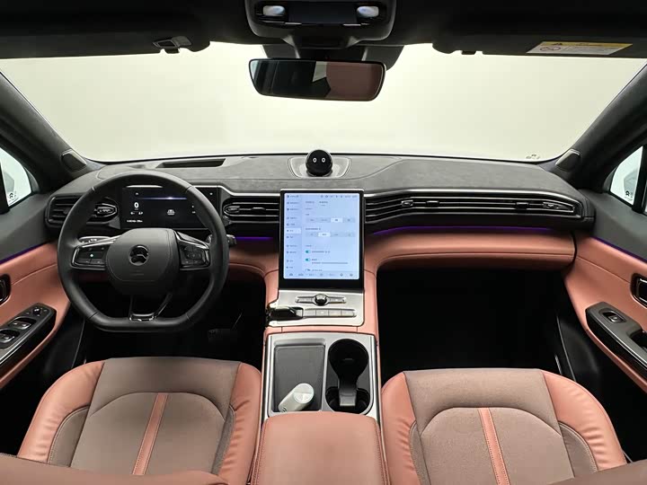 Фото 9 - Nio EC6