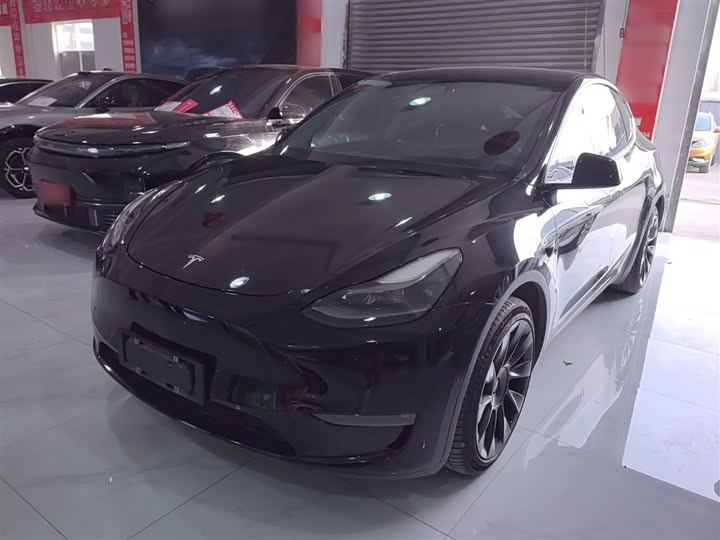 Фото 1 - Tesla Model Y