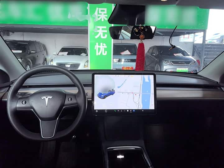 Фото 10 - Tesla Model Y