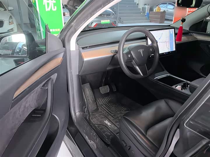 Фото 16 - Tesla Model Y