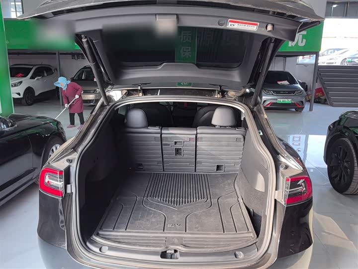 Фото 19 - Tesla Model Y