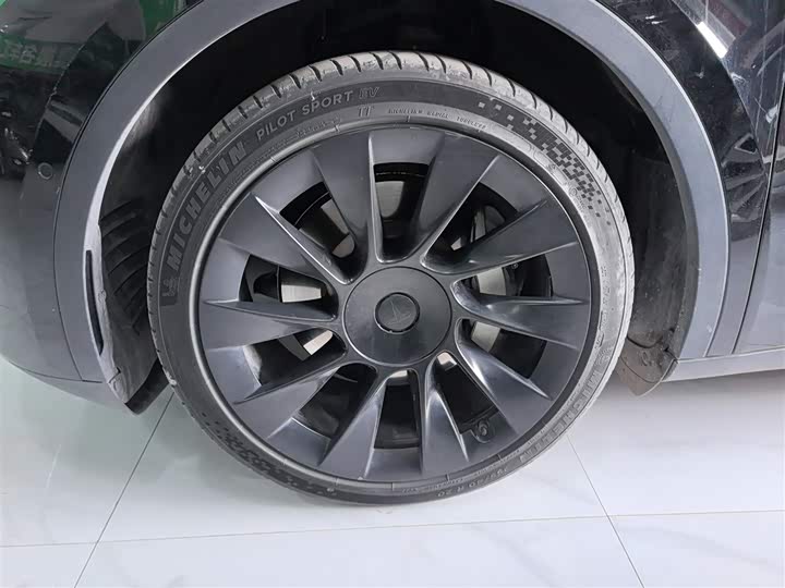 Фото 23 - Tesla Model Y