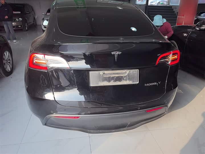 Фото 6 - Tesla Model Y