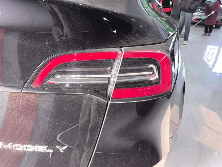 Фото 8 - Tesla Model Y