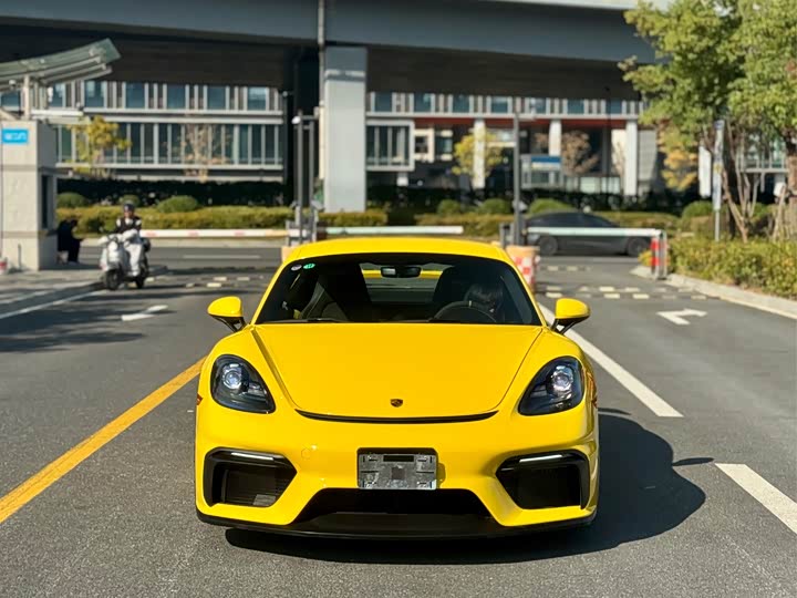 Фото 1 - Porsche 718