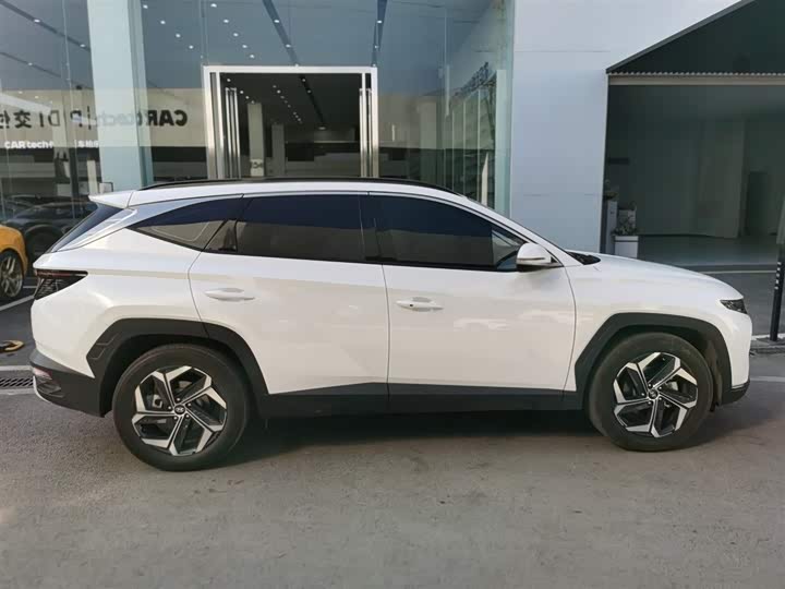 Фото 8 - Hyundai Tucson L