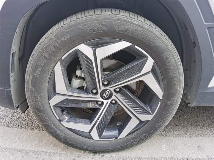 Фото 9 - Hyundai Tucson L