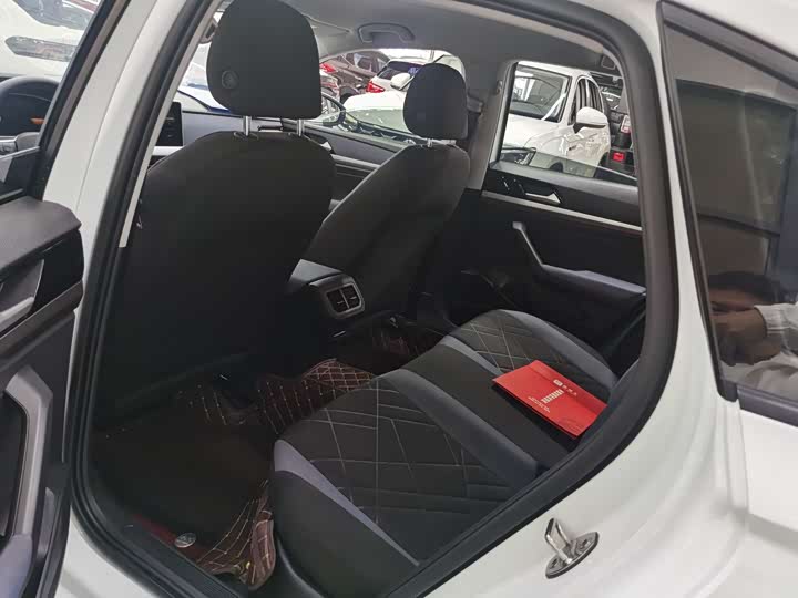 Фото 4 - Volkswagen Lavida