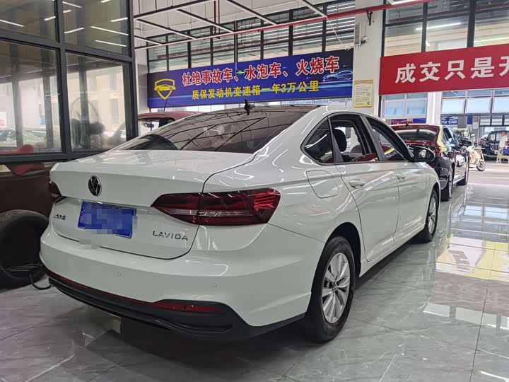 Фото 6 - Volkswagen Lavida