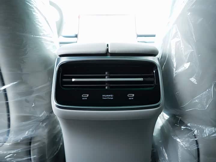 Фото 25 - Luxeed S7