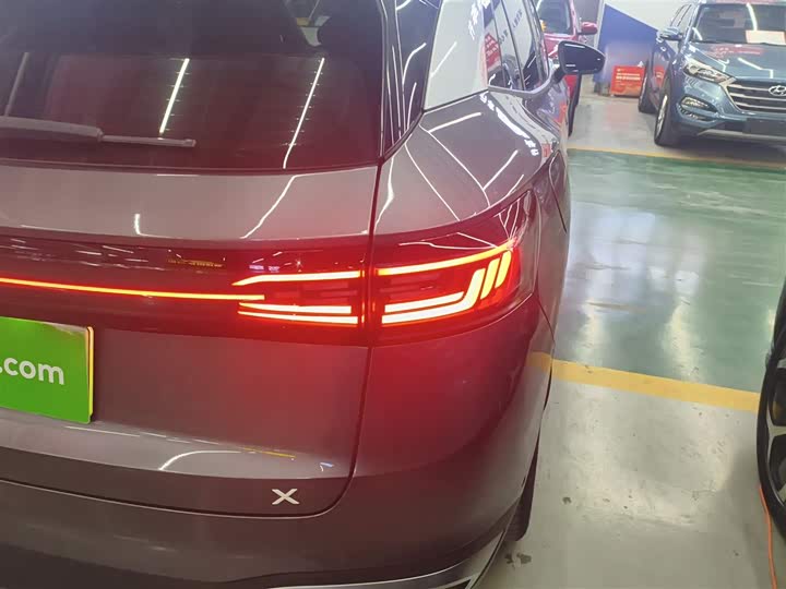 Фото 8 - Volkswagen ID.4 X