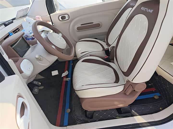 Фото 15 - Bestune Pony