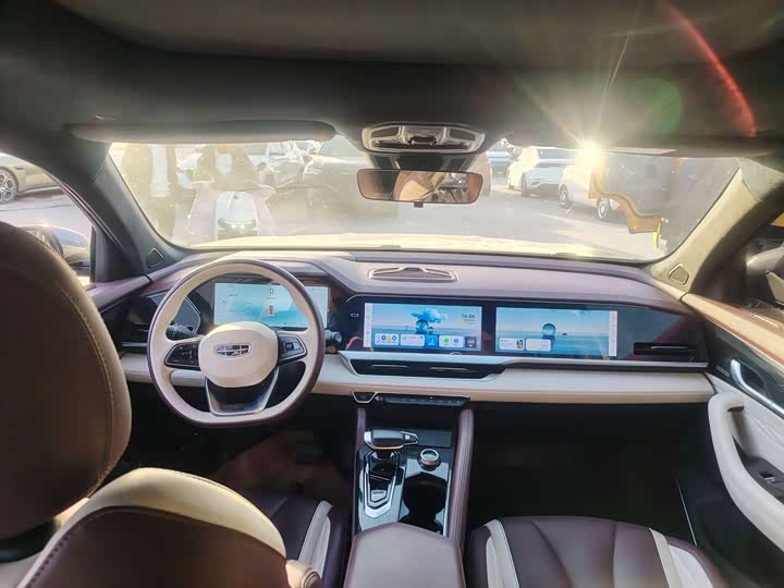 Фото 7 - Geely Monjaro