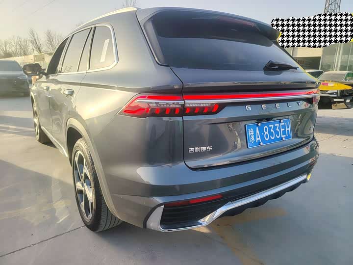 Фото 9 - Geely Monjaro