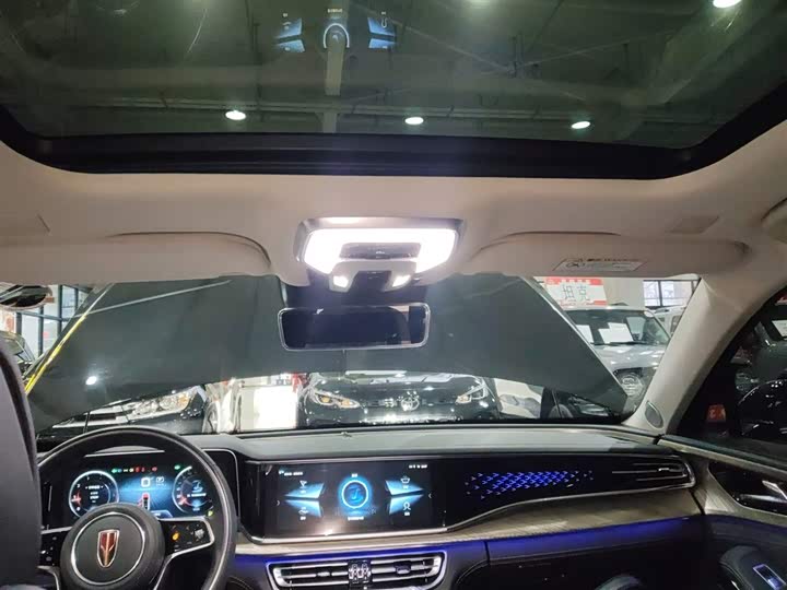 Фото 18 - Hongqi H9