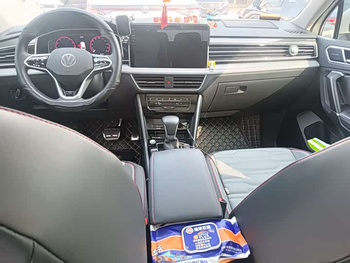 Фото 11 - Volkswagen Tiguan L Pro