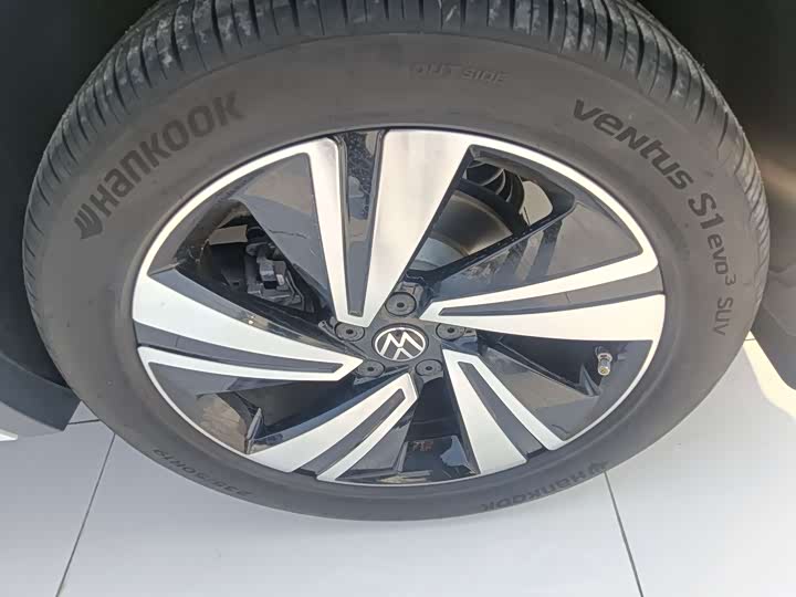 Фото 13 - Volkswagen Tiguan L Pro