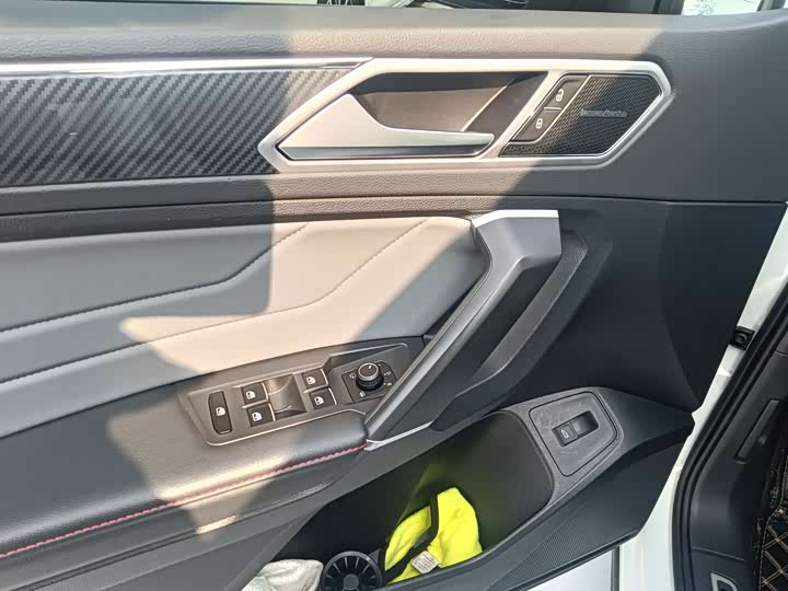 Фото 5 - Volkswagen Tiguan L Pro