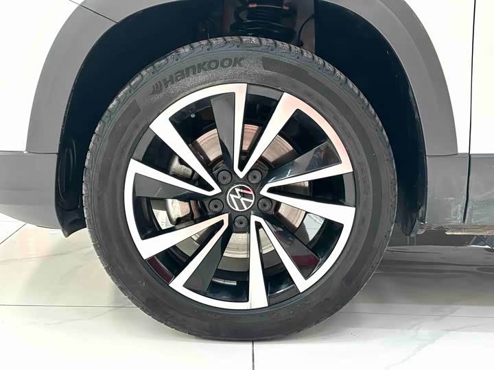 Фото 11 - Volkswagen Tharu