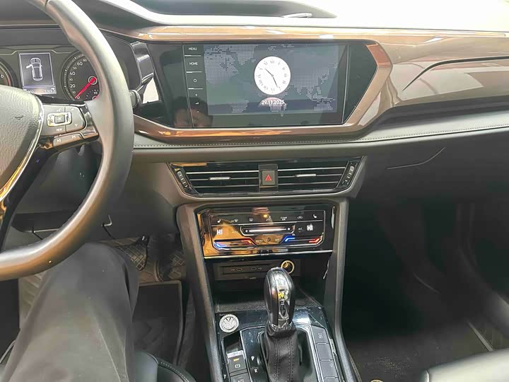 Фото 12 - Volkswagen Tharu