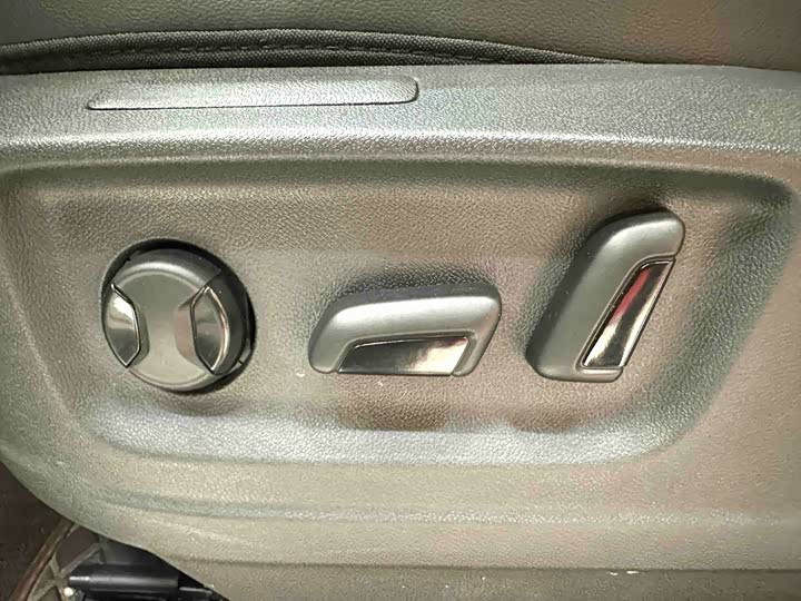 Фото 7 - Volkswagen Tharu