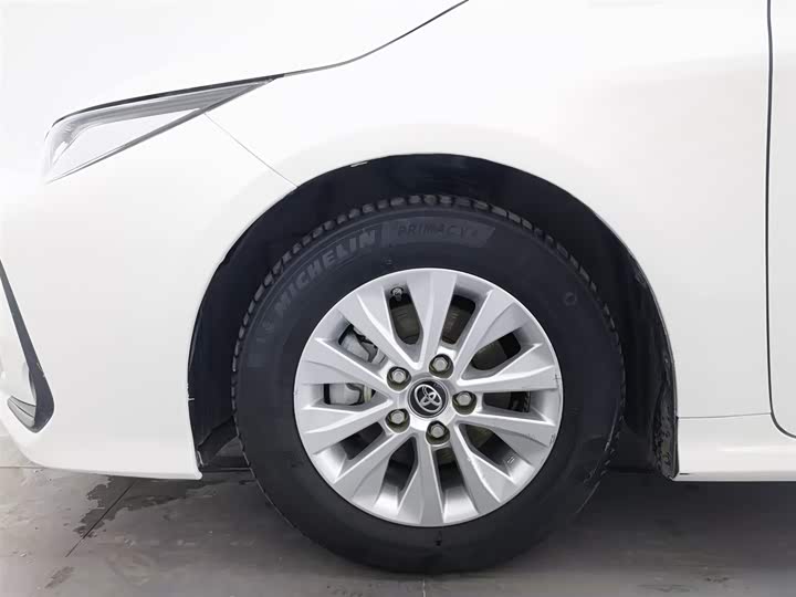 Фото 17 - Toyota Corolla