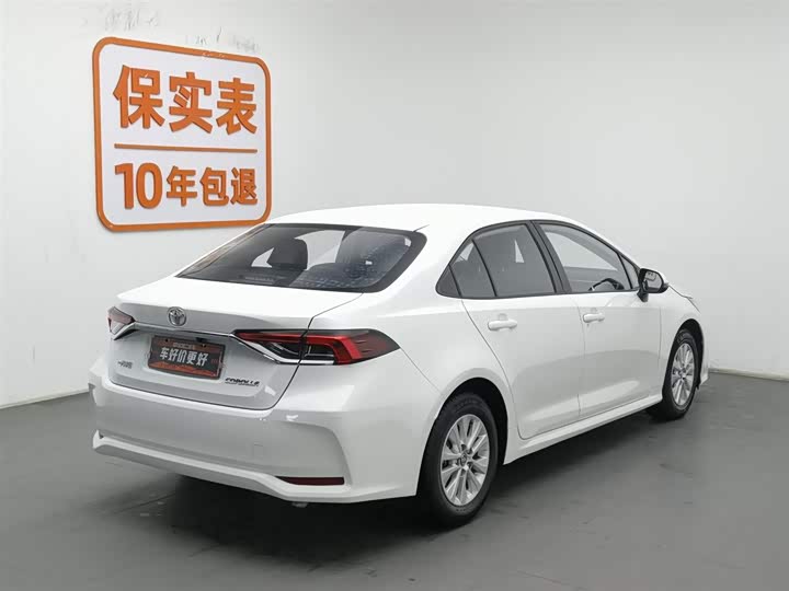 Фото 2 - Toyota Corolla