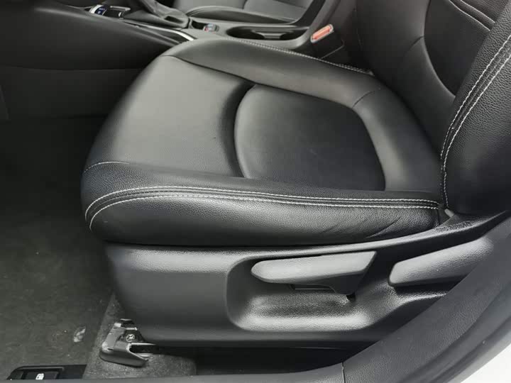 Фото 20 - Toyota Corolla