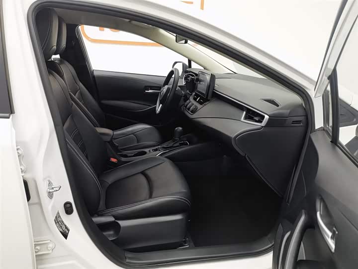 Фото 23 - Toyota Corolla