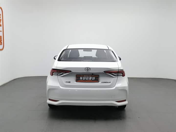 Фото 4 - Toyota Corolla