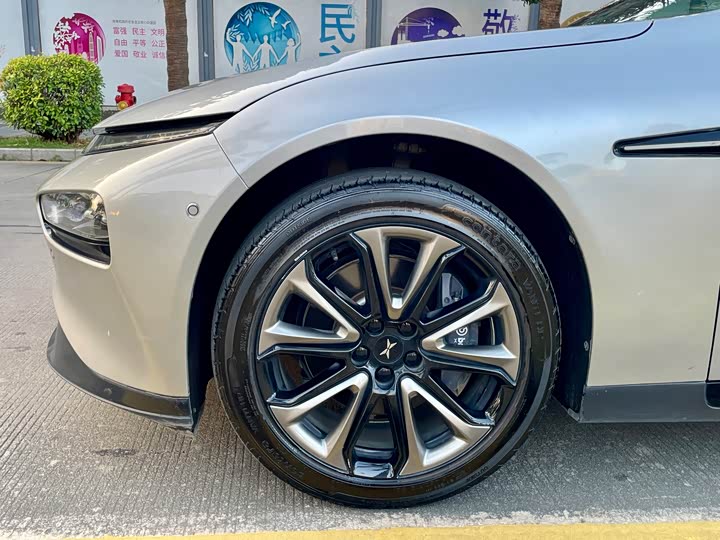 Фото 24 - XPeng P7