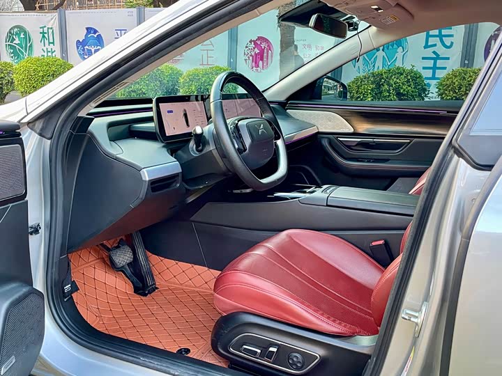 Фото 8 - XPeng P7