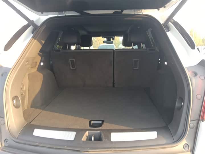 Фото 19 - Cadillac XT5