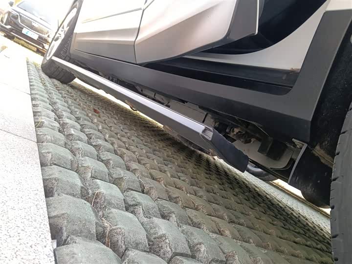 Фото 22 - Cadillac XT5