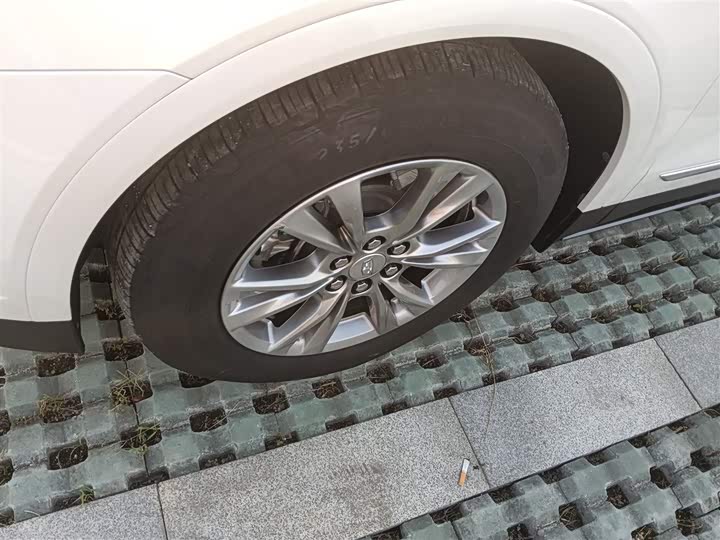 Фото 23 - Cadillac XT5