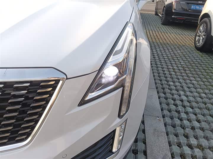 Фото 24 - Cadillac XT5