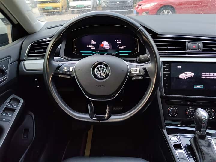 Фото 11 - Volkswagen Lamando L