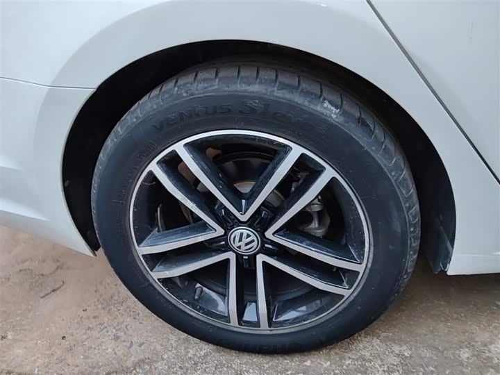 Фото 26 - Volkswagen Lamando L