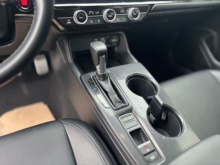 Фото 12 - Honda Civic