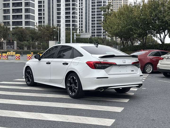 Фото 17 - Honda Civic