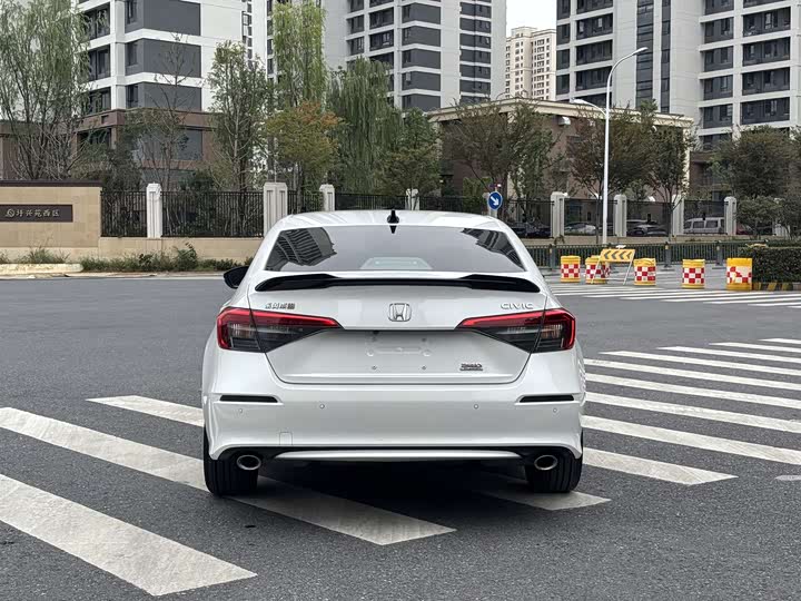 Фото 18 - Honda Civic